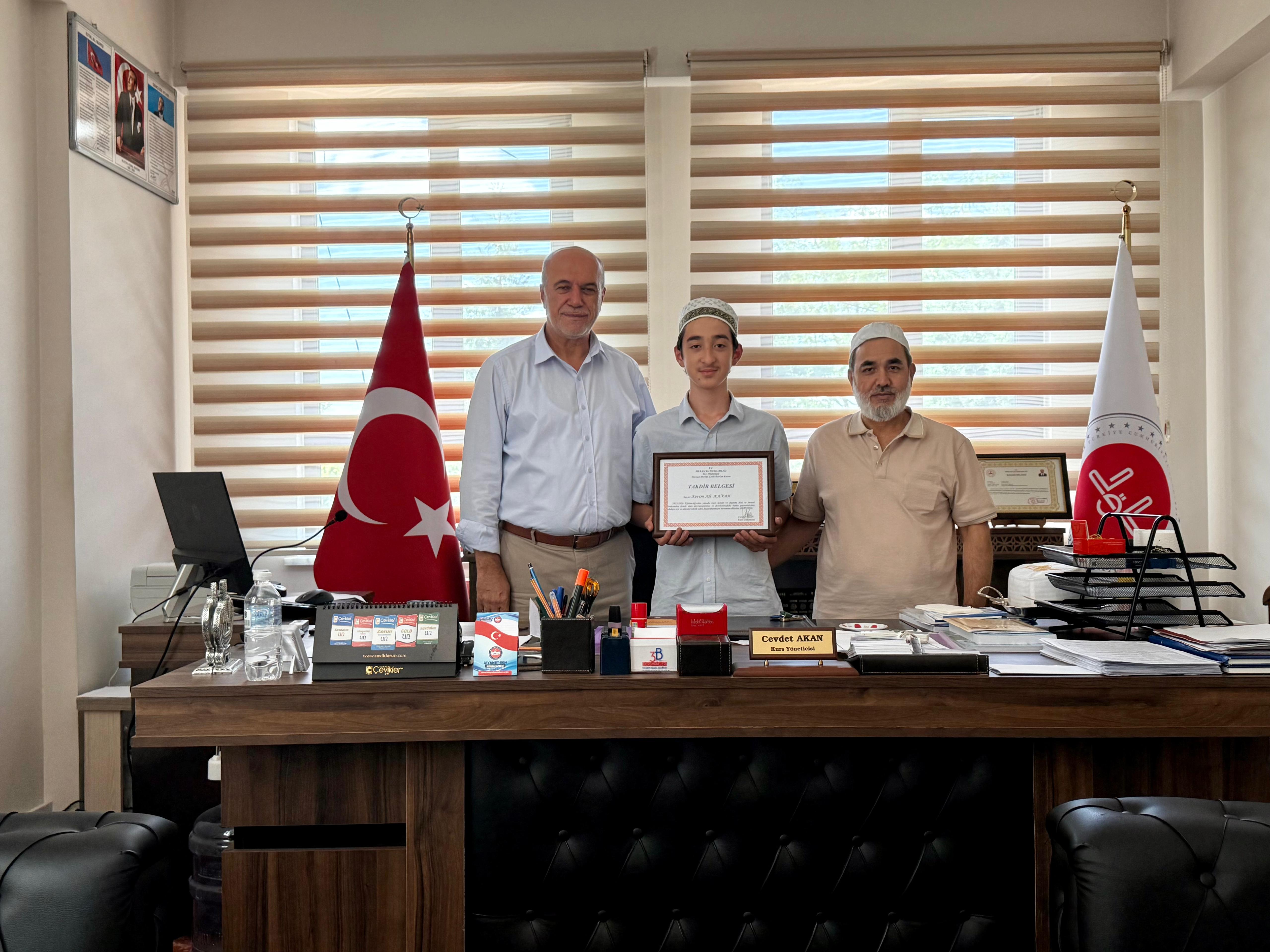 BİR YILDA HAFIZLIĞINI TAMAMLADI